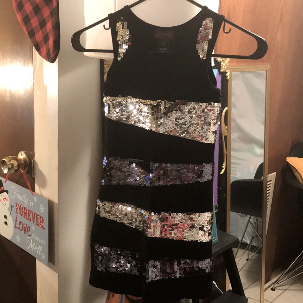 Girls dress. Make an offer !